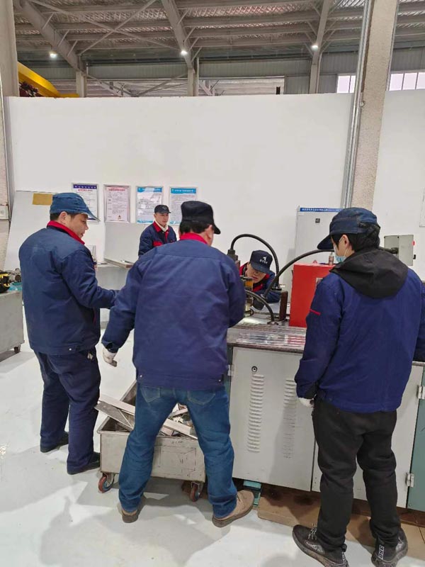 電控設(shè)備廠(chǎng)搶抓冬瓜山項(xiàng)目工期 電控設(shè)備廠(chǎng)搶抓冬瓜山項(xiàng)目工期